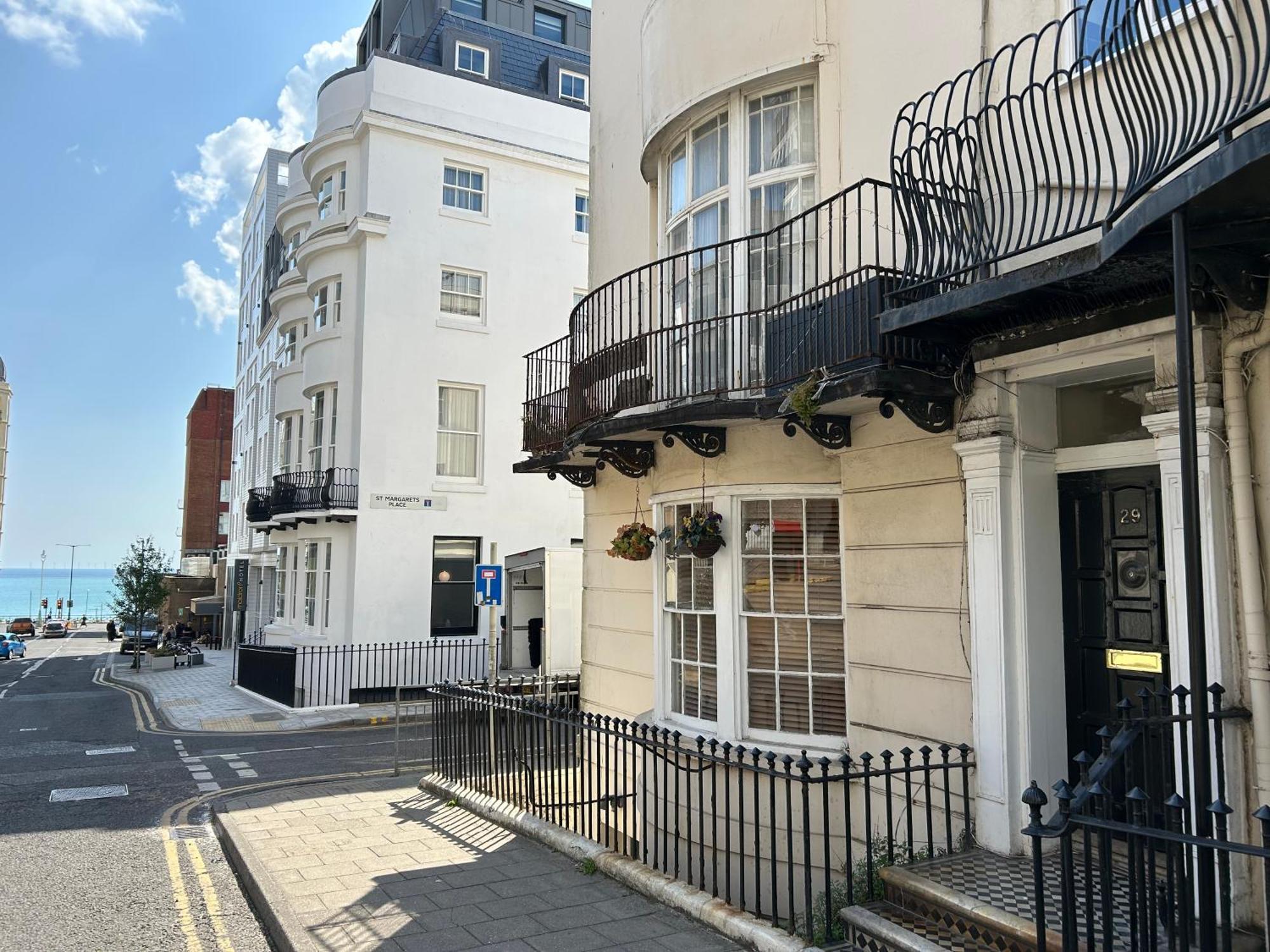 Two Top Central Beach Studios - Also Separate Spa Cabin And Watersports Brighton Luaran gambar